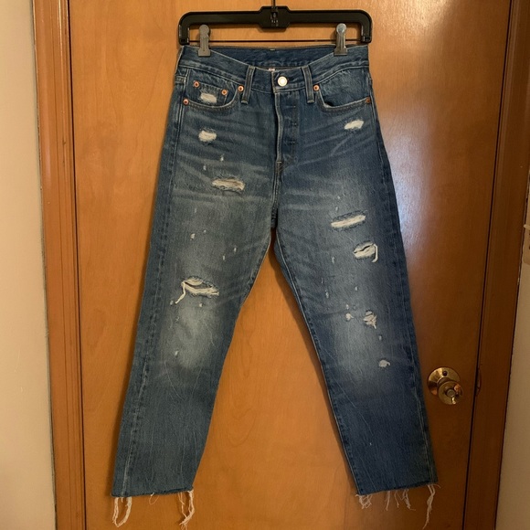 NWOT Levi’s Wedgie Fit Straight Distressed Jeans - Picture 6 of 8